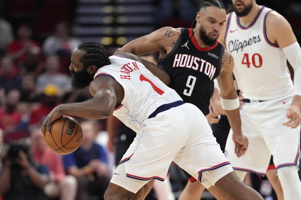 配合略显不 配合略显不