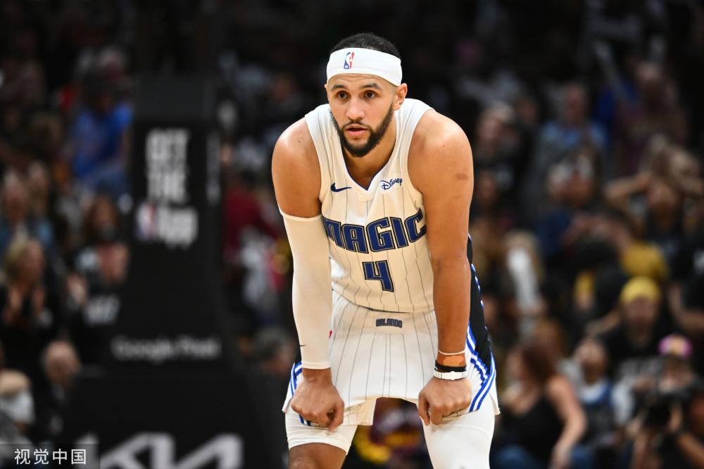 因此在他的 因此在他的