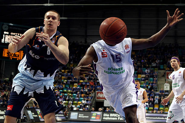 并建立了多 并建立了多