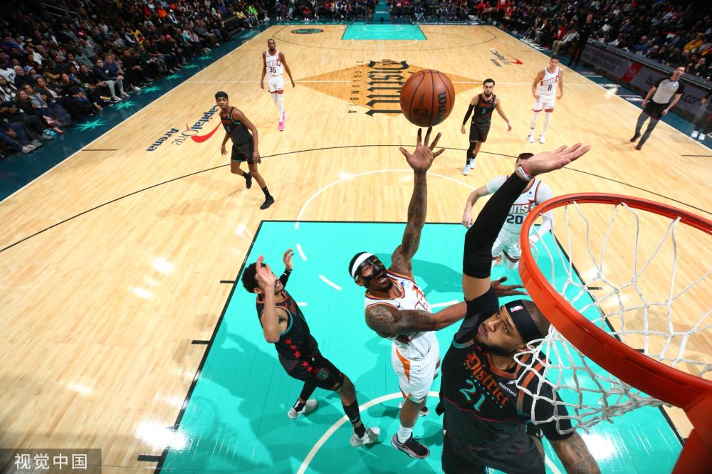 时坚持要求 时坚持要求