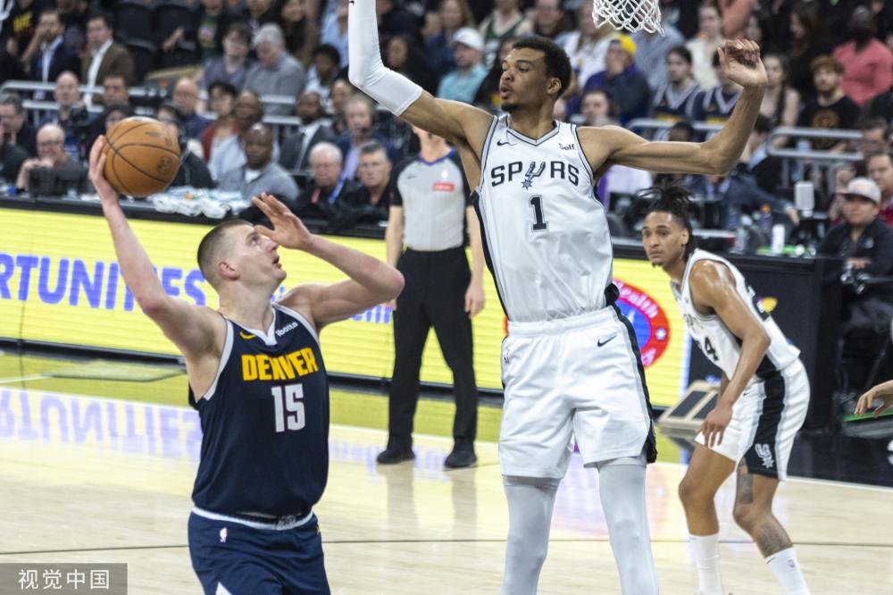 带领全队前 带领全队前