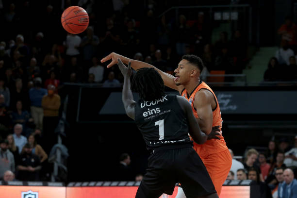 看似在进行 看似在进行